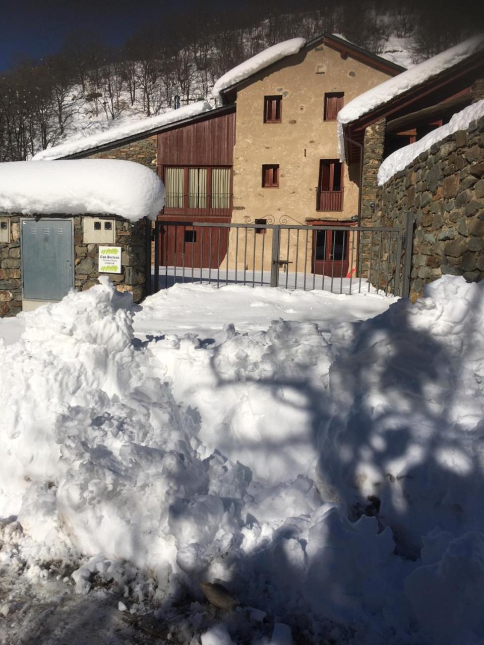 Can Bertran Fornells de la Muntanya Exterior photo